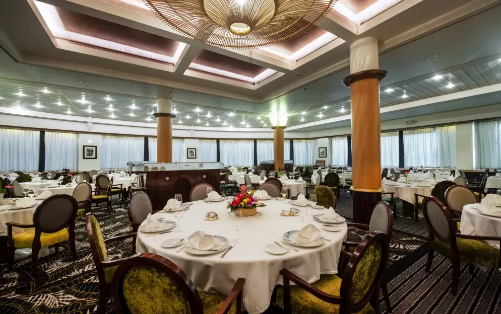 Paul Gauguin Cruises MS Paul Gauguin L'Etoile Restaurant 2 ©Paul Gauguin Cruises.jpg